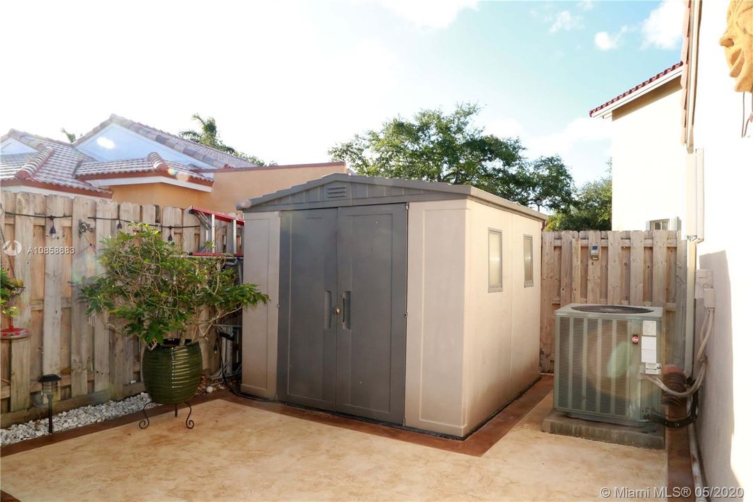 Recently Sold: $360,000 (3 beds, 2 baths, 1173 Square Feet)