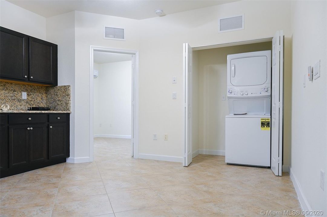 WASHER AND DRYER IN UNIT