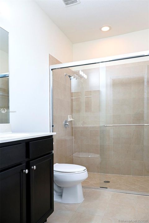 BATHROOM SHOWER GLASS DOORS