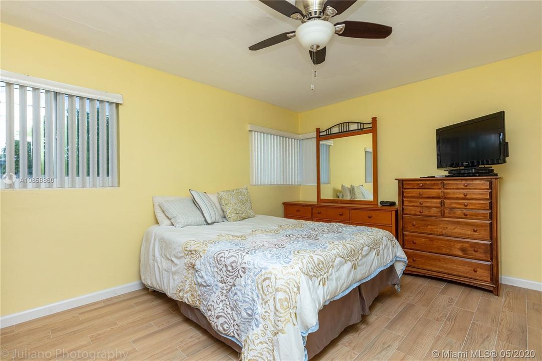 Recently Sold: $254,000 (3 beds, 2 baths, 1224 Square Feet)