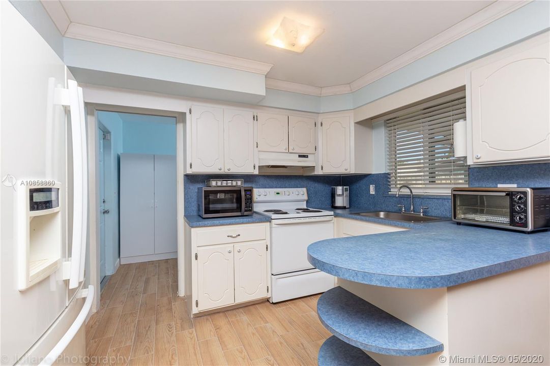 Recently Sold: $254,000 (3 beds, 2 baths, 1224 Square Feet)