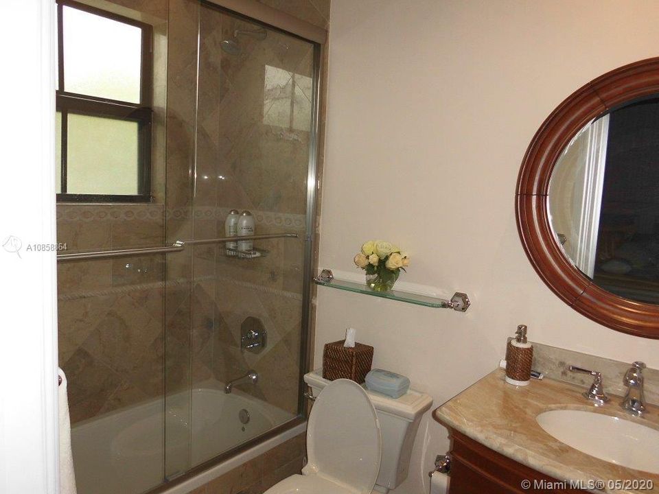 最近租的: $5,995 (5 贝兹, 5 浴室, 4098 平方英尺)