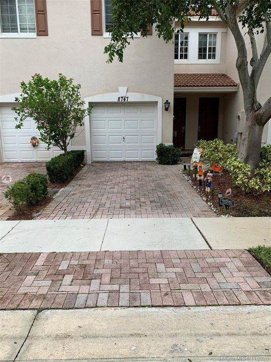 Vendido Recientemente: $224,900 (2 camas, 2 baños, 1272 Pies cuadrados)