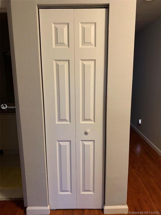 Vendido Recientemente: $224,900 (2 camas, 2 baños, 1272 Pies cuadrados)
