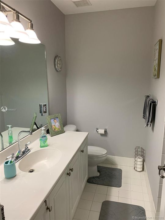 Vendido Recientemente: $224,900 (2 camas, 2 baños, 1272 Pies cuadrados)