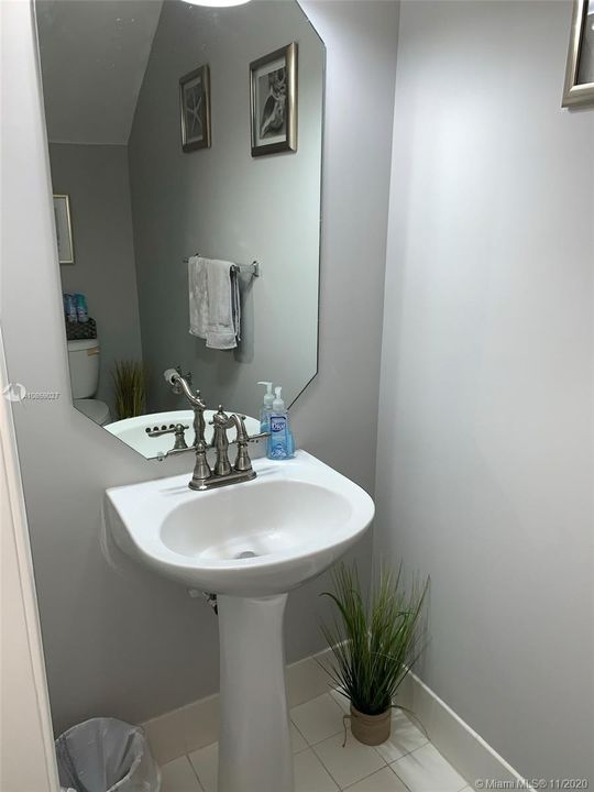 Vendido Recientemente: $224,900 (2 camas, 2 baños, 1272 Pies cuadrados)