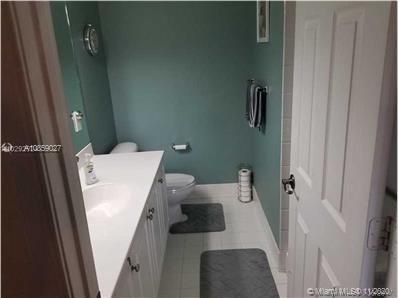Vendido Recientemente: $224,900 (2 camas, 2 baños, 1272 Pies cuadrados)