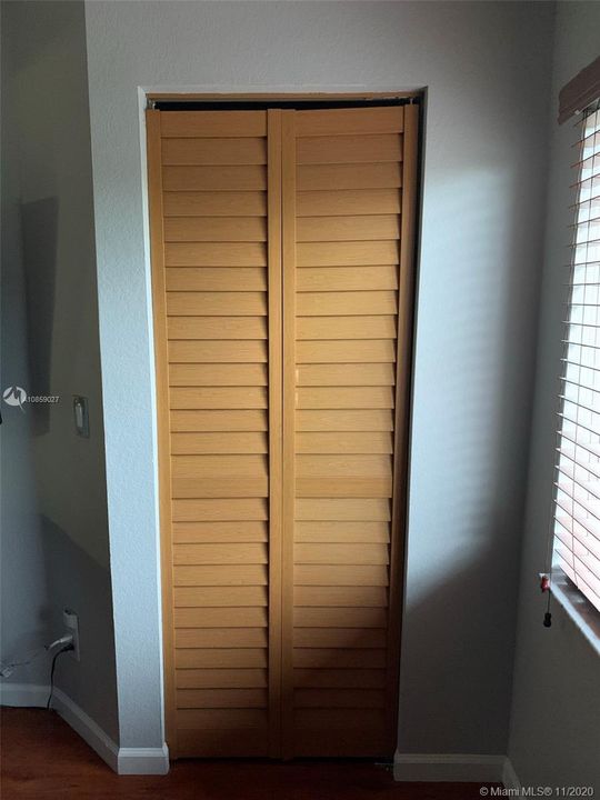 Vendido Recientemente: $224,900 (2 camas, 2 baños, 1272 Pies cuadrados)