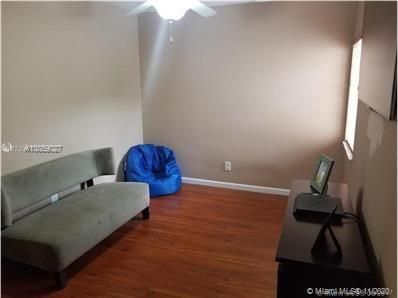 Vendido Recientemente: $224,900 (2 camas, 2 baños, 1272 Pies cuadrados)