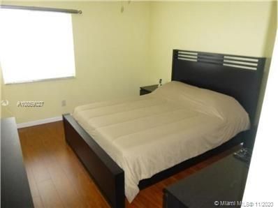 Vendido Recientemente: $224,900 (2 camas, 2 baños, 1272 Pies cuadrados)