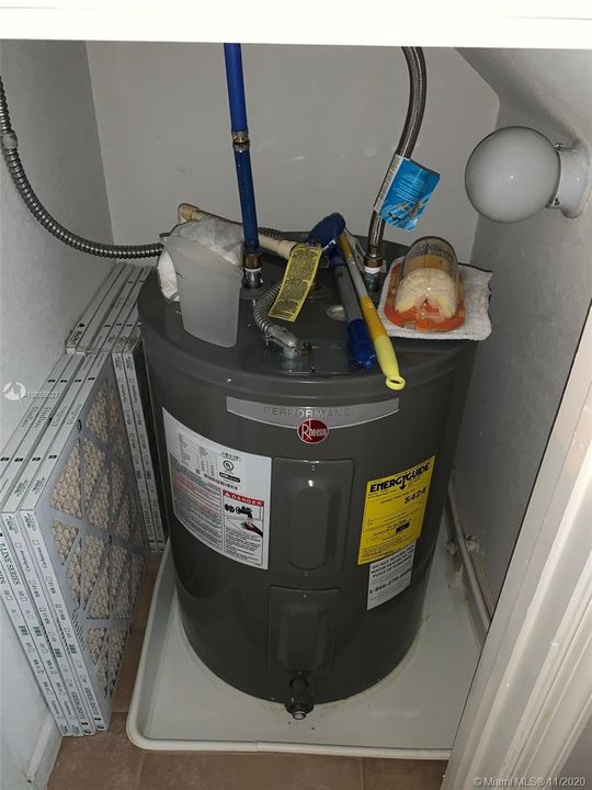 Vendido Recientemente: $224,900 (2 camas, 2 baños, 1272 Pies cuadrados)