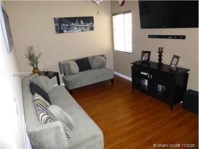 Vendido Recientemente: $224,900 (2 camas, 2 baños, 1272 Pies cuadrados)