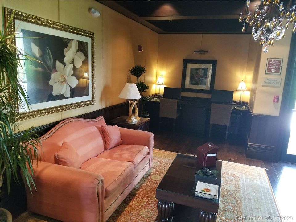 Recently Sold: $482,500 (3 beds, 2 baths, 2362 Square Feet)