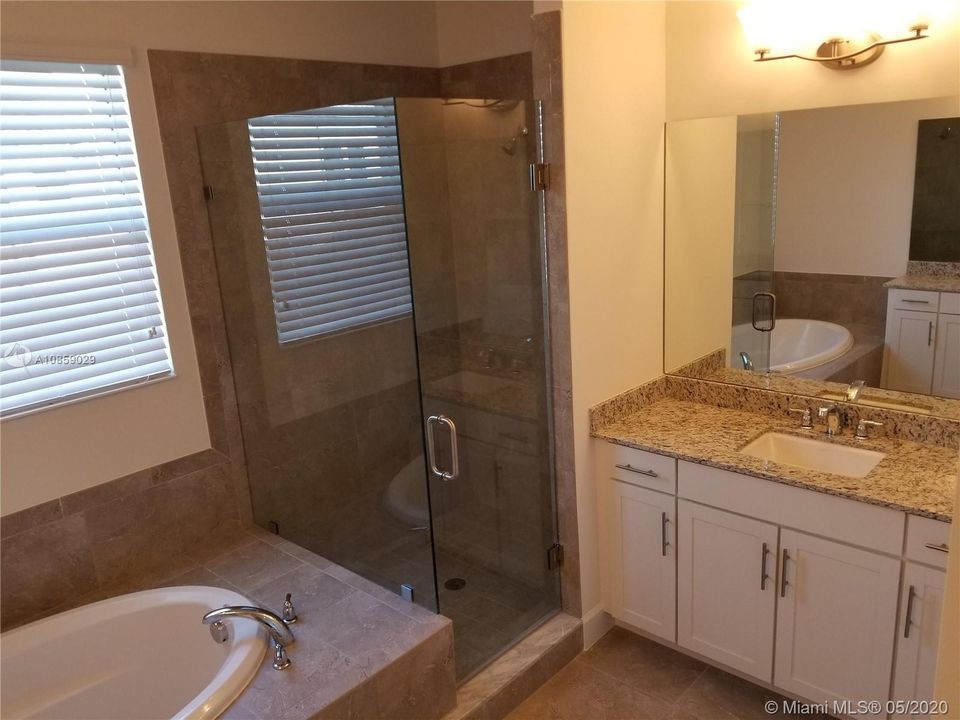 Recently Sold: $482,500 (3 beds, 2 baths, 2362 Square Feet)