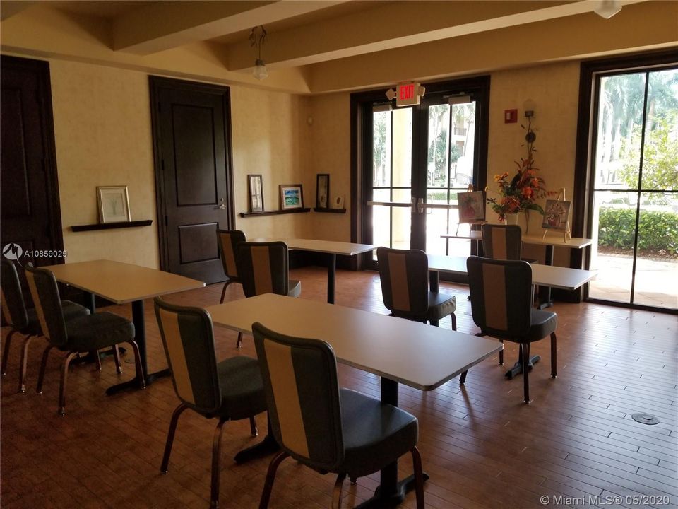 Recently Sold: $482,500 (3 beds, 2 baths, 2362 Square Feet)