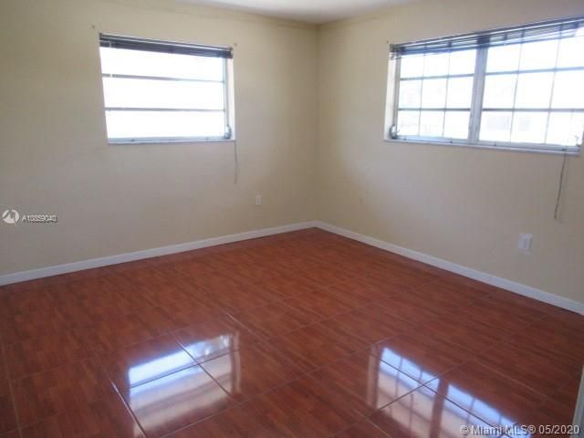 Vendido Recientemente: $295,000 (3 camas, 2 baños, 1865 Pies cuadrados)