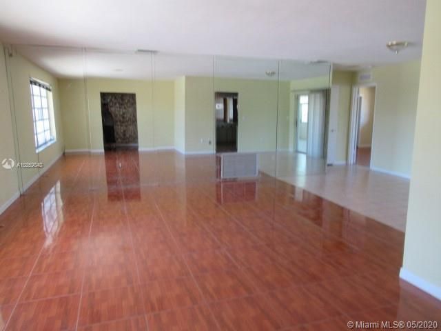 Vendido Recientemente: $295,000 (3 camas, 2 baños, 1865 Pies cuadrados)