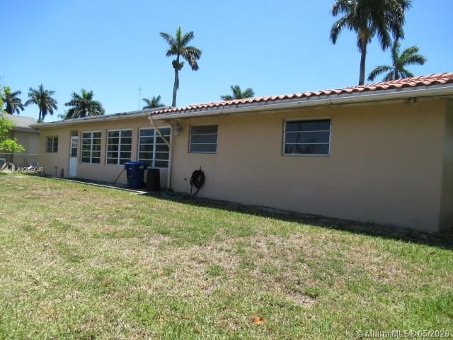 Vendido Recientemente: $295,000 (3 camas, 2 baños, 1865 Pies cuadrados)
