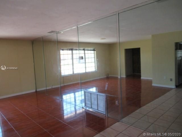 Vendido Recientemente: $295,000 (3 camas, 2 baños, 1865 Pies cuadrados)