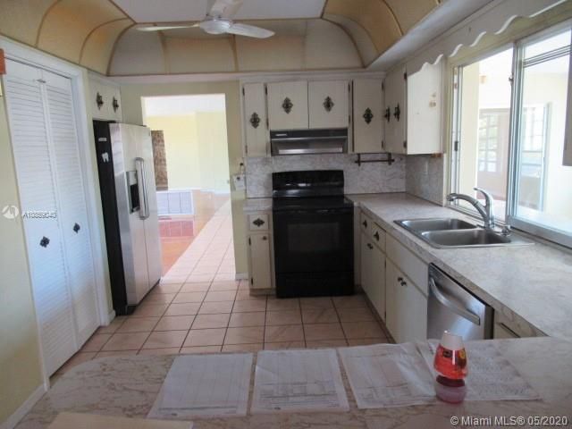 Vendido Recientemente: $295,000 (3 camas, 2 baños, 1865 Pies cuadrados)