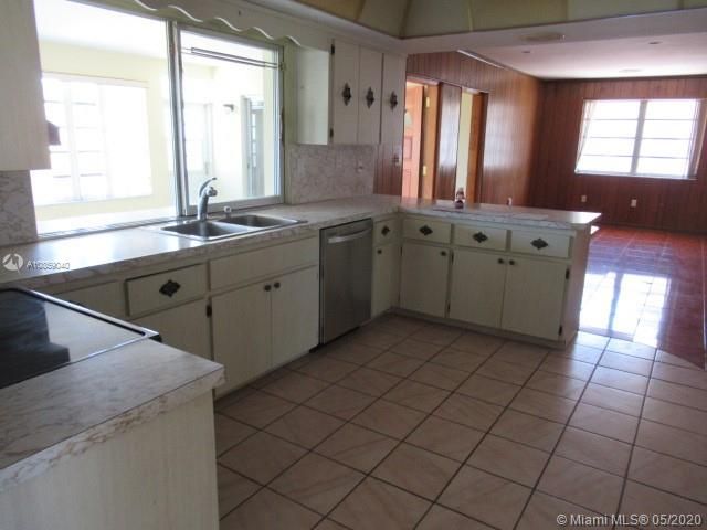 Vendido Recientemente: $295,000 (3 camas, 2 baños, 1865 Pies cuadrados)