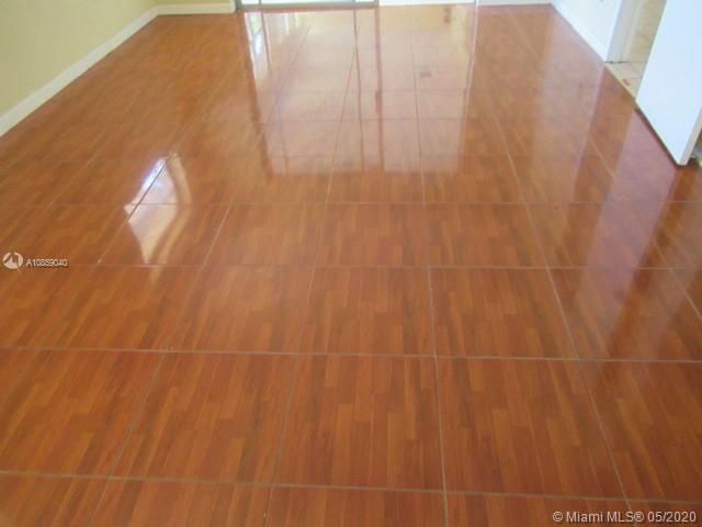 Vendido Recientemente: $295,000 (3 camas, 2 baños, 1865 Pies cuadrados)