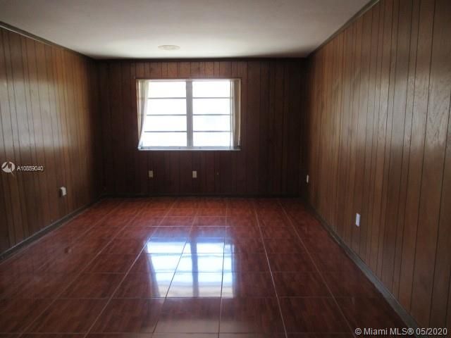 Vendido Recientemente: $295,000 (3 camas, 2 baños, 1865 Pies cuadrados)