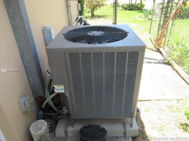 Vendido Recientemente: $295,000 (3 camas, 2 baños, 1865 Pies cuadrados)