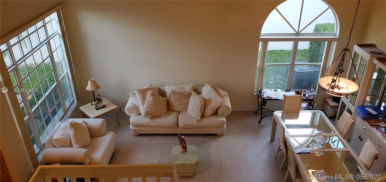 Recientemente alquilado: $3,600 (4 camas, 2 baños, 2528 Pies cuadrados)