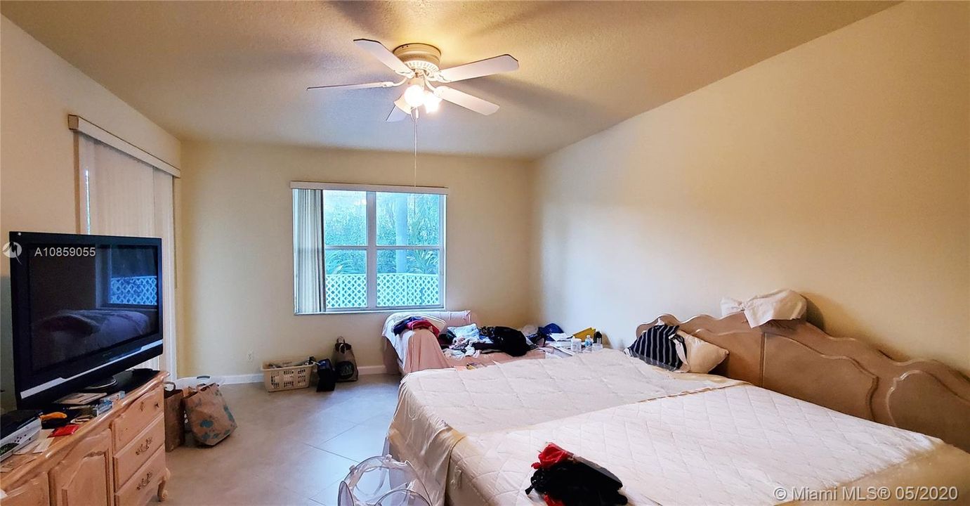 Recientemente alquilado: $3,600 (4 camas, 2 baños, 2528 Pies cuadrados)