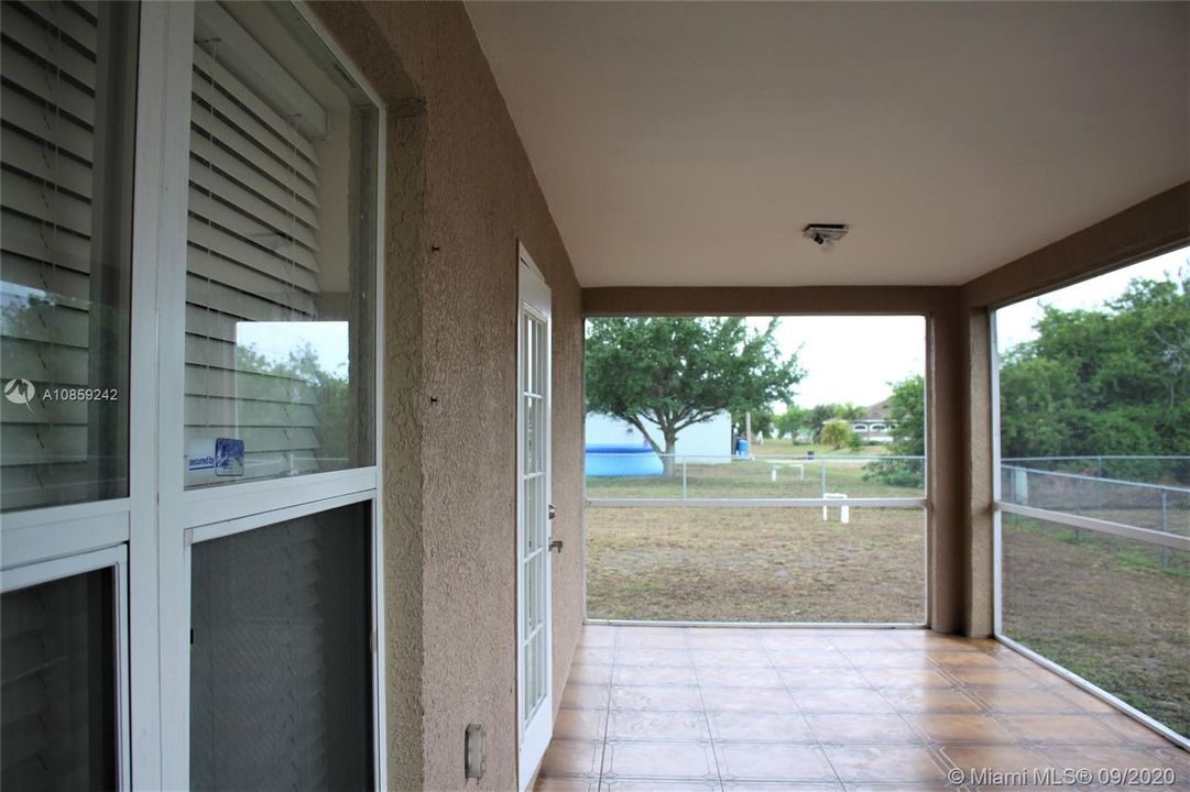 Recently Sold: $274,900 (4 beds, 2 baths, 2320 Square Feet)