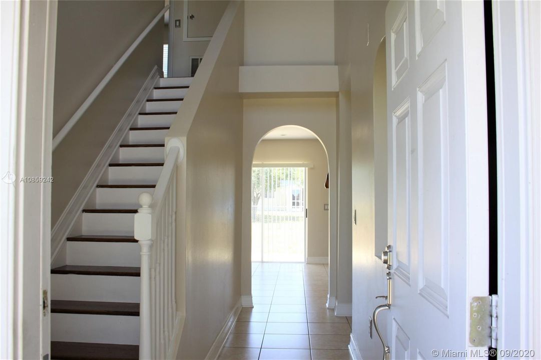 Recently Sold: $274,900 (4 beds, 2 baths, 2320 Square Feet)