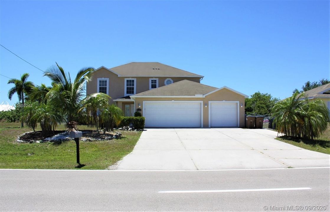 Recently Sold: $274,900 (4 beds, 2 baths, 2320 Square Feet)