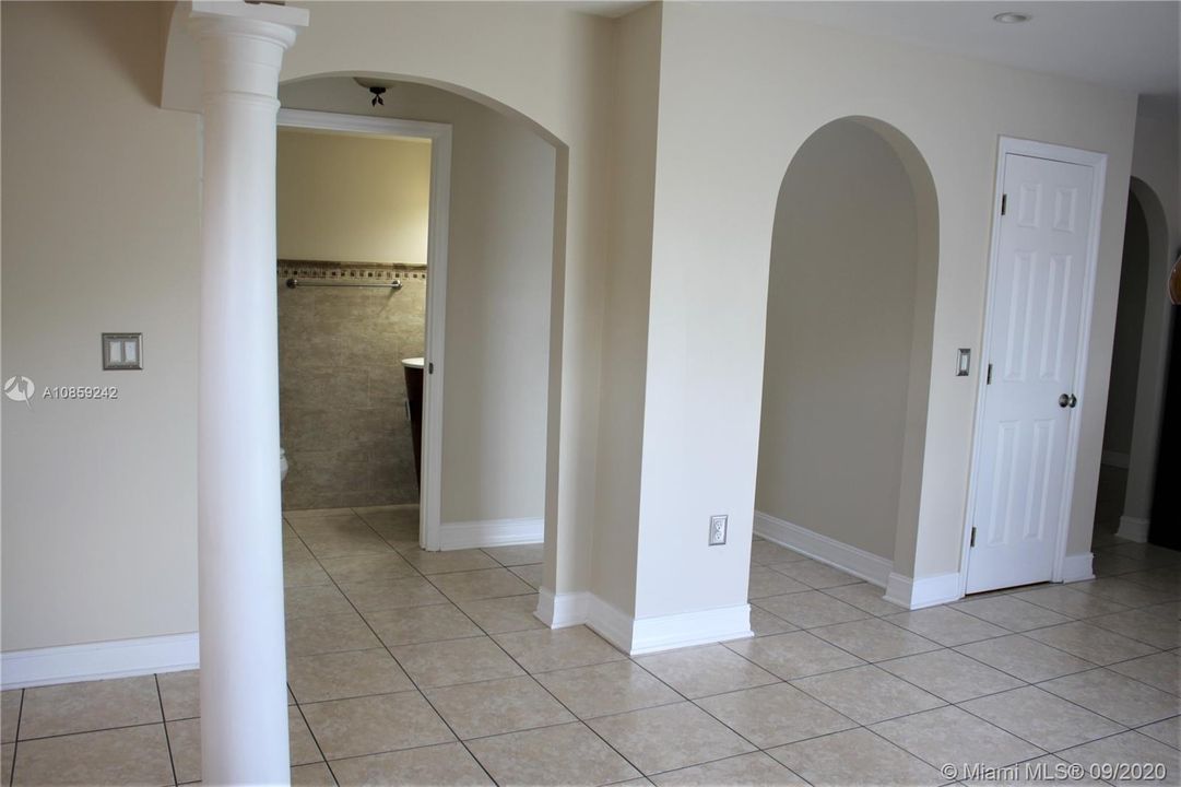 Recently Sold: $274,900 (4 beds, 2 baths, 2320 Square Feet)