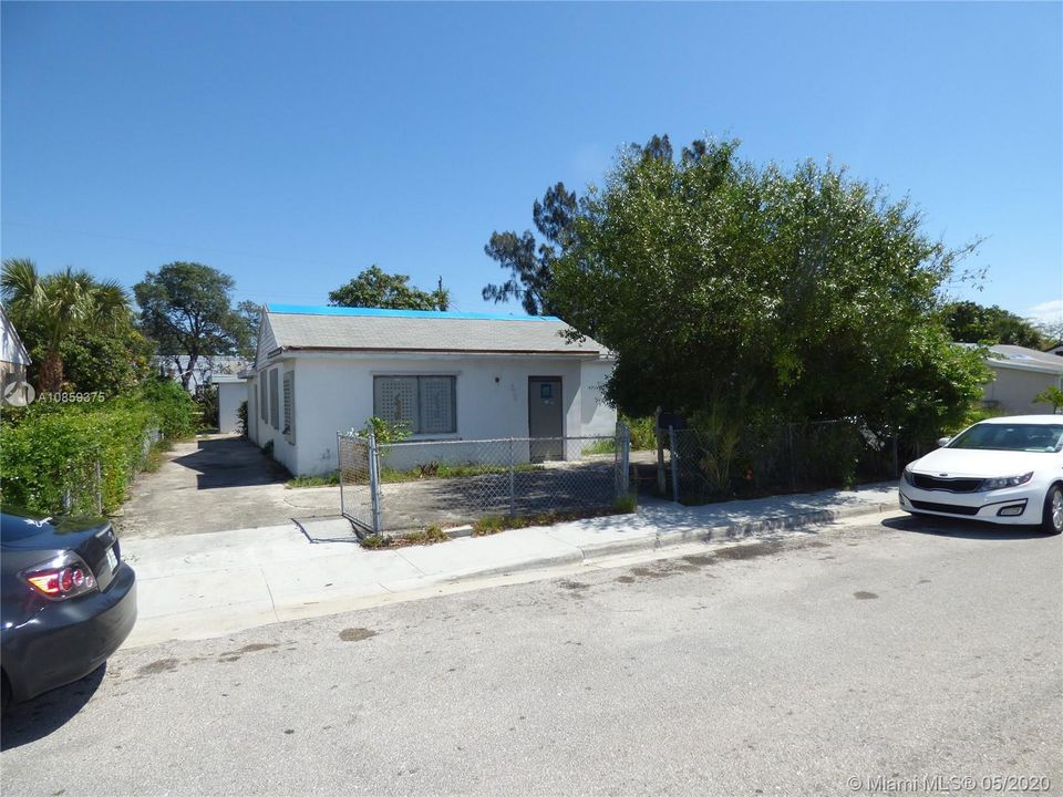 Recently Sold: $99,900 (3 beds, 2 baths, 1402 Square Feet)