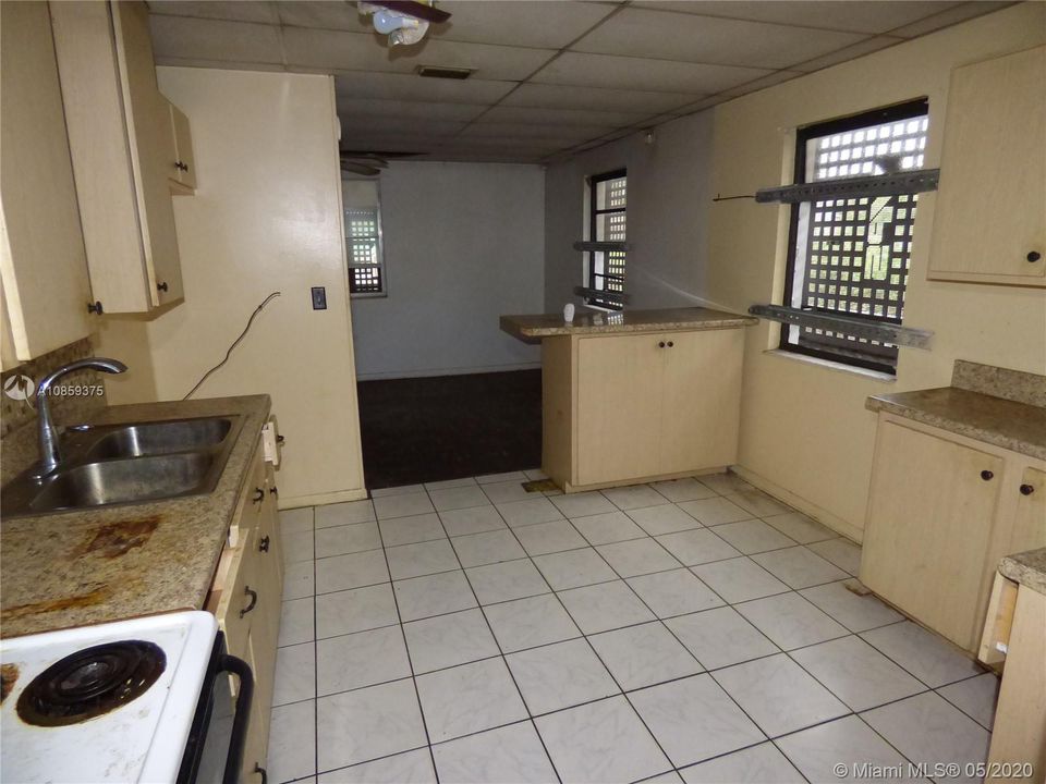 Vendido Recientemente: $99,900 (3 camas, 2 baños, 1402 Pies cuadrados)