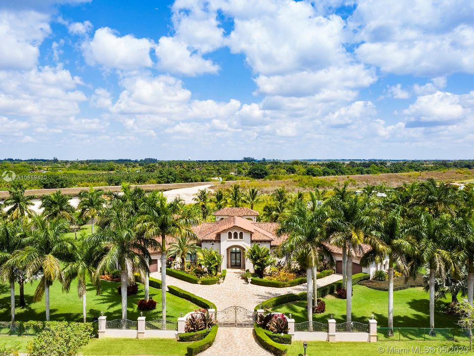 Recently Sold: $1,900,000 (8 beds, 9 baths, 7415 Square Feet)