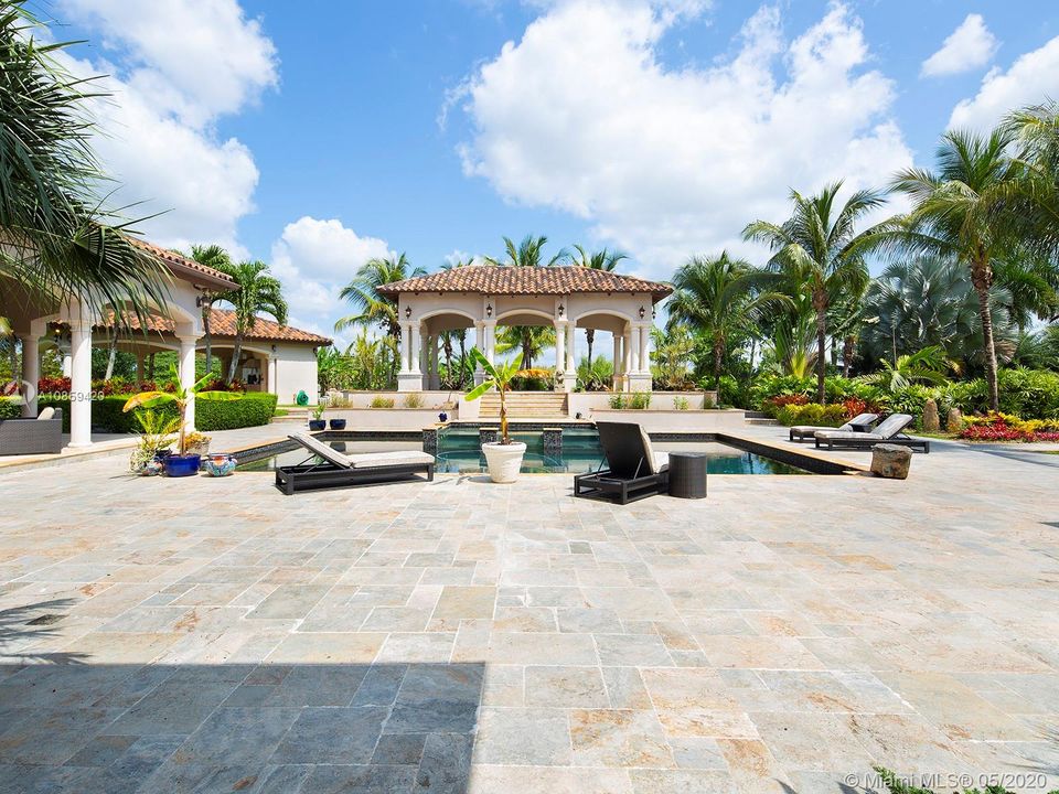 Recently Sold: $1,900,000 (8 beds, 9 baths, 7415 Square Feet)