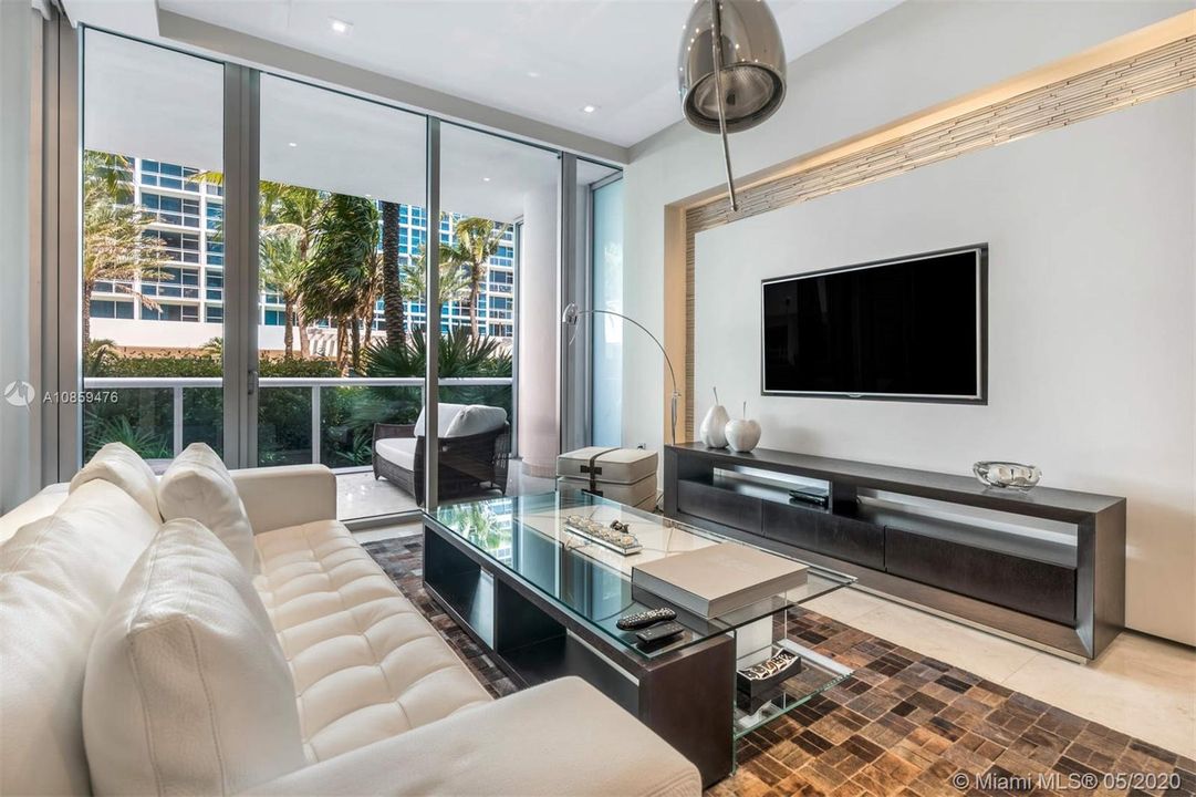 Recently Rented: $5,000 (2 beds, 2 baths, 1288 Square Feet)