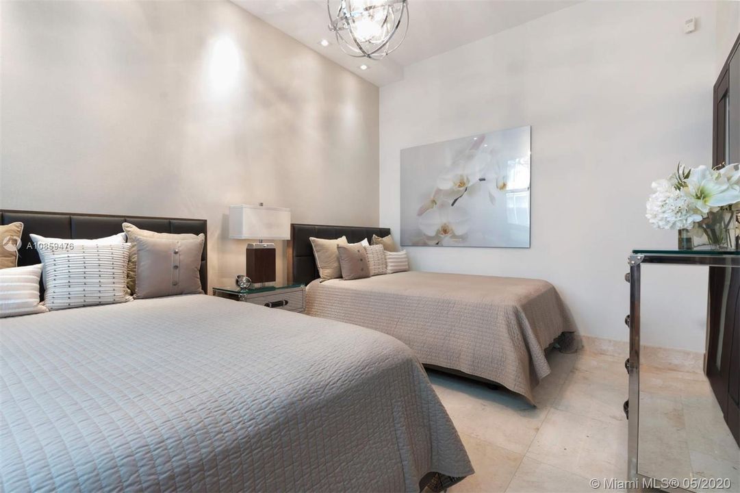 Recently Rented: $5,000 (2 beds, 2 baths, 1288 Square Feet)