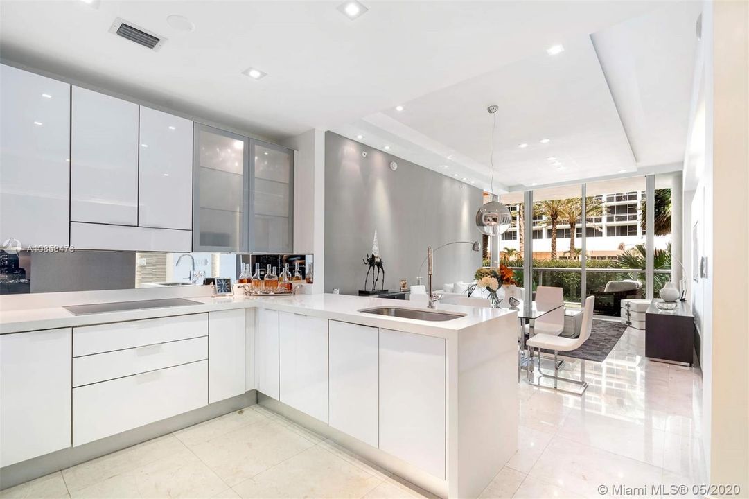 Recently Rented: $5,000 (2 beds, 2 baths, 1288 Square Feet)