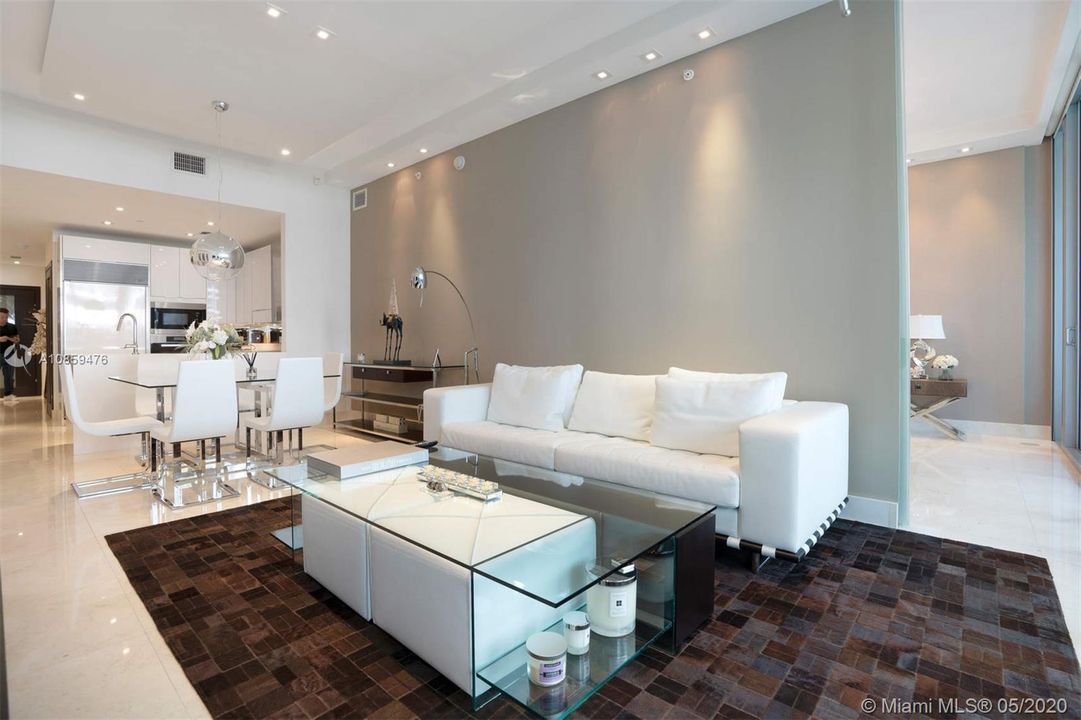 Recently Rented: $5,000 (2 beds, 2 baths, 1288 Square Feet)