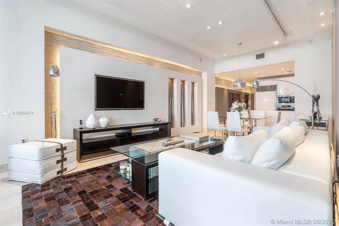 Recently Rented: $5,000 (2 beds, 2 baths, 1288 Square Feet)