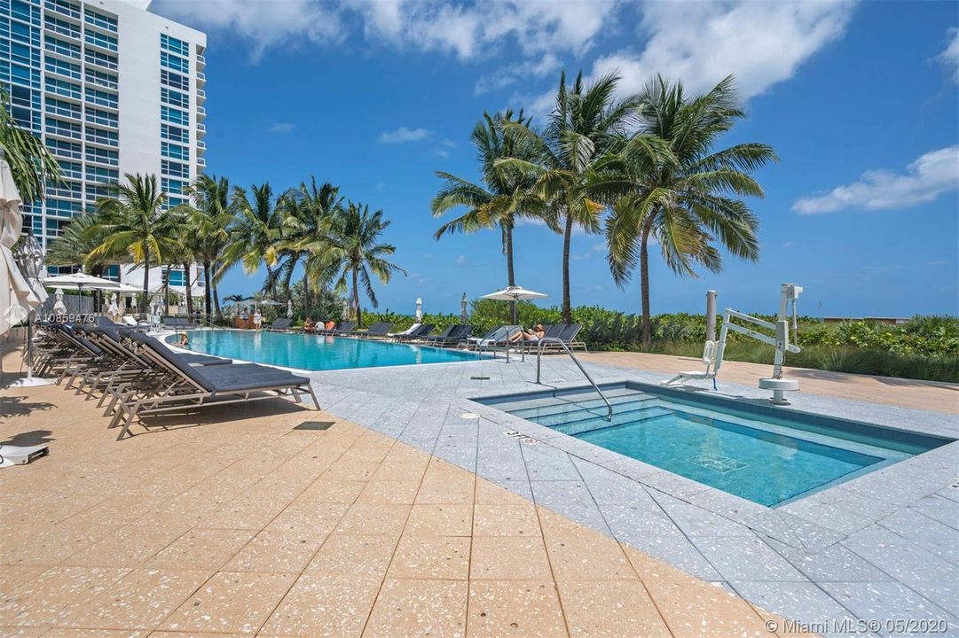 Recently Rented: $5,000 (2 beds, 2 baths, 1288 Square Feet)