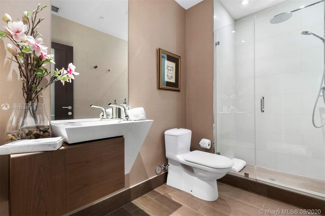 Recently Rented: $5,000 (2 beds, 2 baths, 1288 Square Feet)
