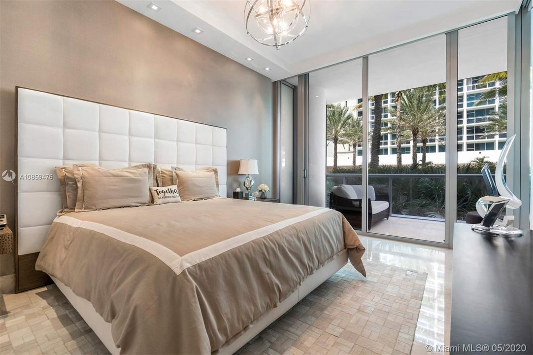 Recently Rented: $5,000 (2 beds, 2 baths, 1288 Square Feet)