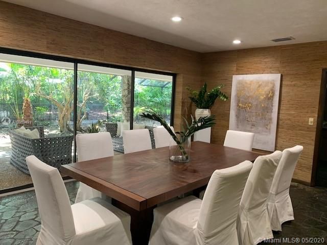 Vendido Recientemente: $899,000 (2 camas, 2 baños, 2768 Pies cuadrados)