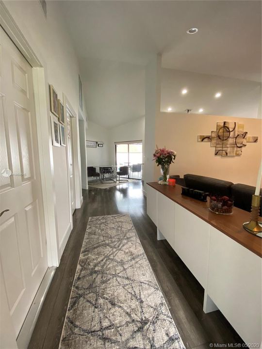 FOYER - ENTRANCE