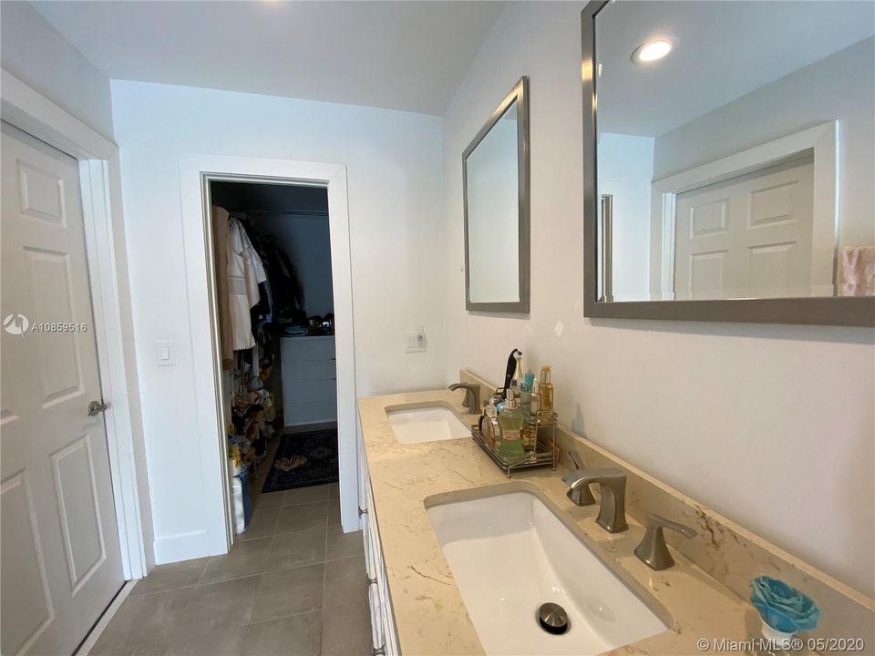 MASTER BATHROOM - WALK-IN CLOSET