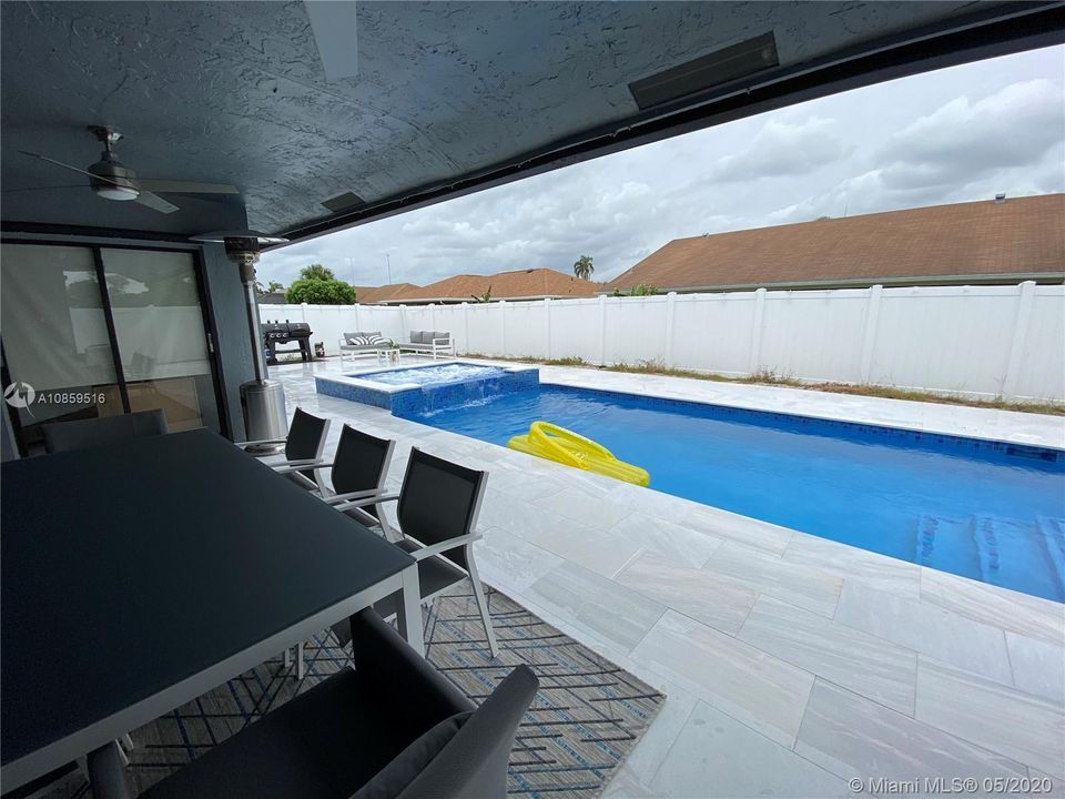 POOL AREA - JACUZZI